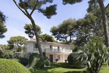 Отель Du Cap Eden Roc