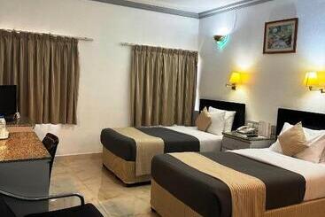 هتل Grand Astoria