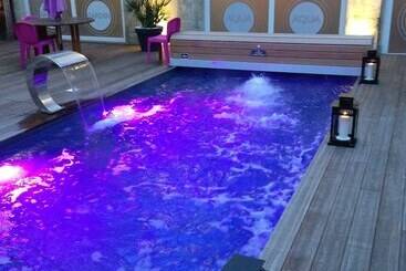 هتل Grand Hôtel Du Luxembourg & Spa
