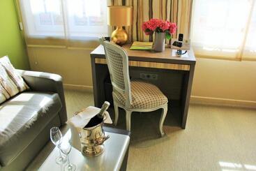 هتل Hostellerie Au Cygne