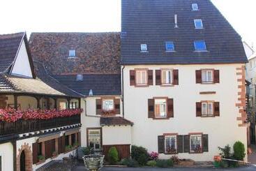 هتل Hostellerie Au Cygne