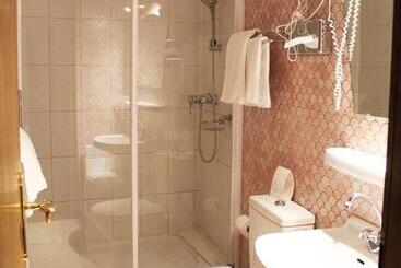 هتل Hostellerie Au Cygne