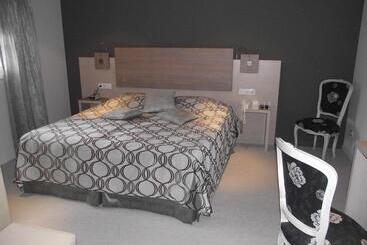هتل Hostellerie Au Cygne