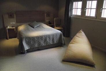 هتل Hostellerie Au Cygne