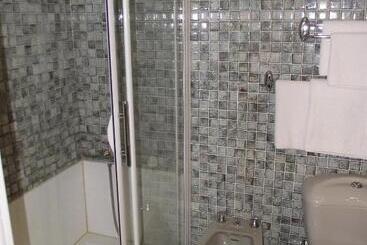 هتل Hostellerie Au Cygne