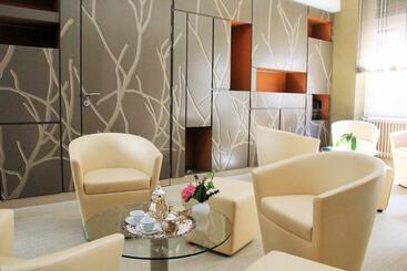 هتل Hostellerie Au Cygne