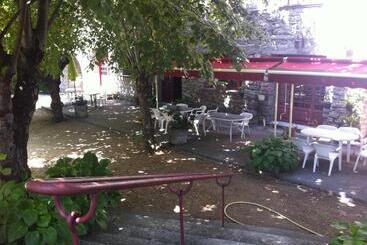 هتل Hôtel   Pub Le Petit Bosquet