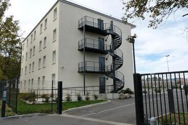 בית מלון כפרי Ibis Budget Montauban Les Chaumes