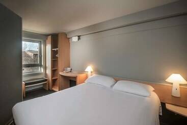 هتل Ibis Carcassonne Centre  La Cite