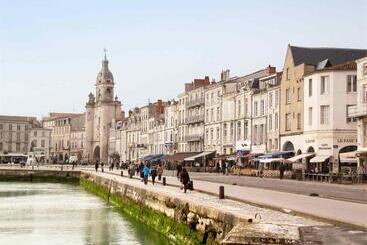 هتل Ibis La Rochelle Centre Historique
