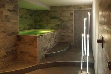 هتل Logis Hôtel Au Cerf d'Or