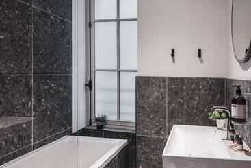 Maisons Du Monde Hotel & Suites   Nantes