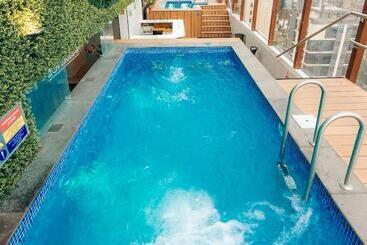 هتل Mercure Alameda Quito