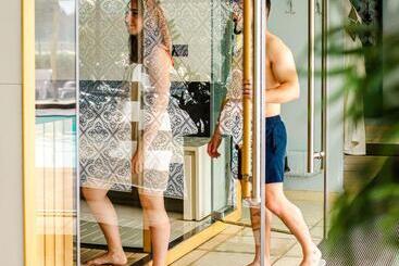 هتل Mercure Cabourg Hôtel & Spa