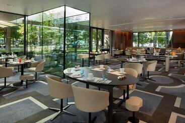 هتل Mercure Colmar Centre Champ De Mars