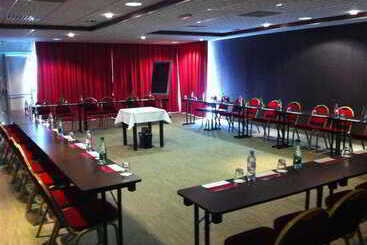 هتل Mercure Vannes Le Port