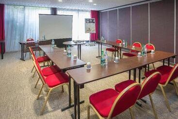 هتل Mercure Vannes Le Port