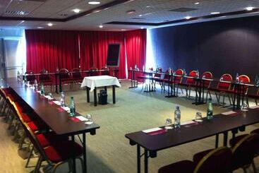 هتل Mercure Vannes Le Port