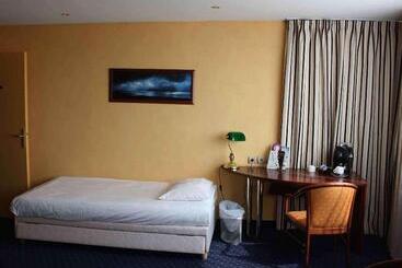هتل Mercure Vannes Le Port