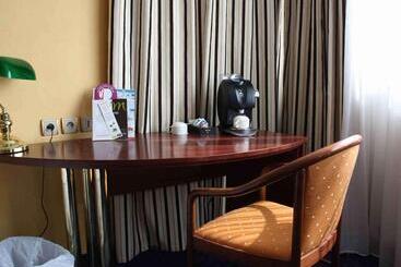 هتل Mercure Vannes Le Port