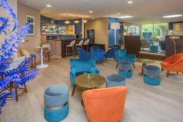 هتل Mercure Vannes Le Port
