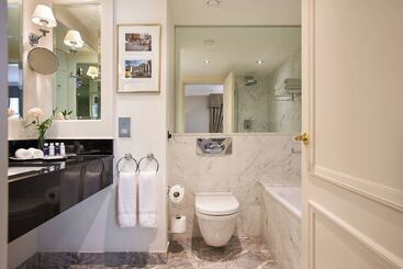 هتل The Shelbourne, Autograph Collection