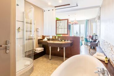 هتل Best Western Plus Hôtel La Rade