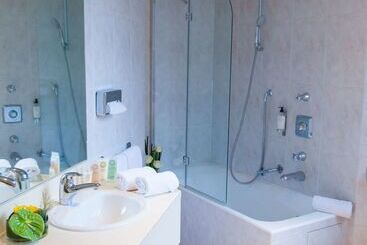 Best Western Plus Hotel Carlton Annecy