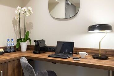 هتل Best Western Plus Hôtel Brice Garden Nice