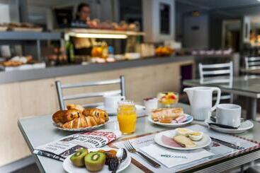 Brit Hotel Cahors   Le France