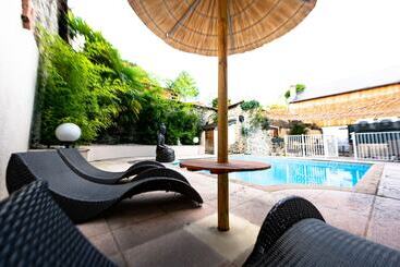 Brit Hotel Confort Auclair