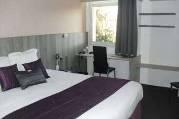 Brit Hotel Dak