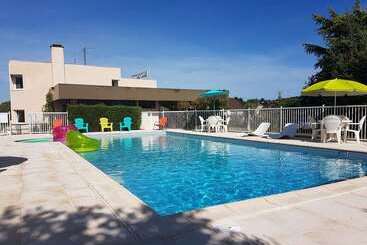 Brit Hotel Dak