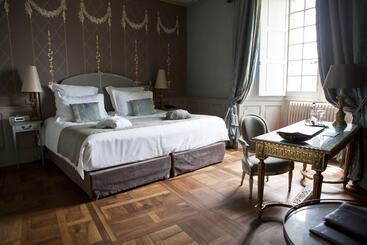 هتل Chateau De Mercues