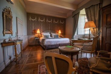 هتل Chateau De Mercues