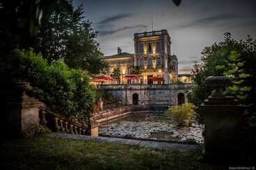 هتل Chateau Du Clos De La Ribaudiere   Teritoria
