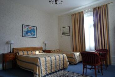 هتل Cit Hôtel Le Plantagenet