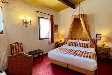 בית מלון כפרי Château De Trigance