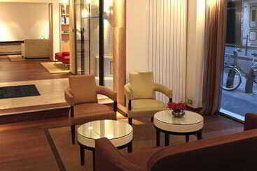 هتل Hôtel Le Colisée
