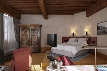 هتل Cour Des Loges Lyon, A Radisson Collection