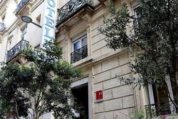هتل De La Comedie