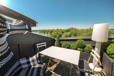 ホテル Hôtel Des Beaux Arts Toulouse