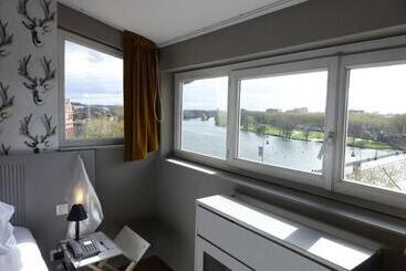 ホテル Hôtel Des Beaux Arts Toulouse