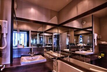 ホテル Hôtel Des Beaux Arts Toulouse