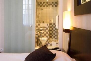 هتل Hostellerie Du Chapeau Rouge