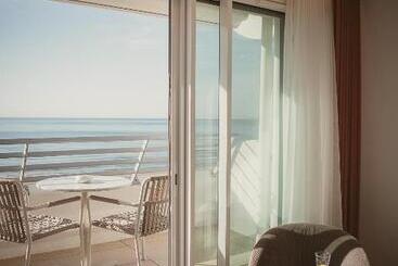هتل Hôtel La Plage 5 étoiles La Grande Motte