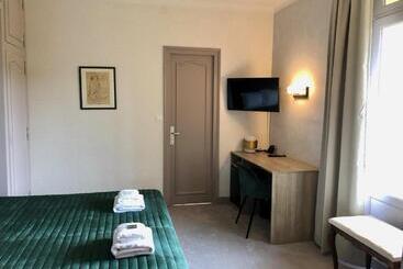 هتل Hôtel Le Cro Magnon