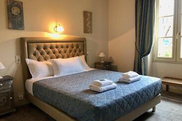هتل Hôtel Le Cro Magnon