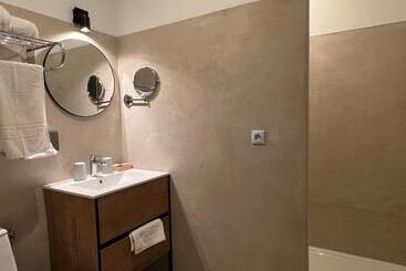 هتل Hôtel Le France