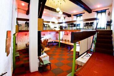 هتل Hôtel Le Lons